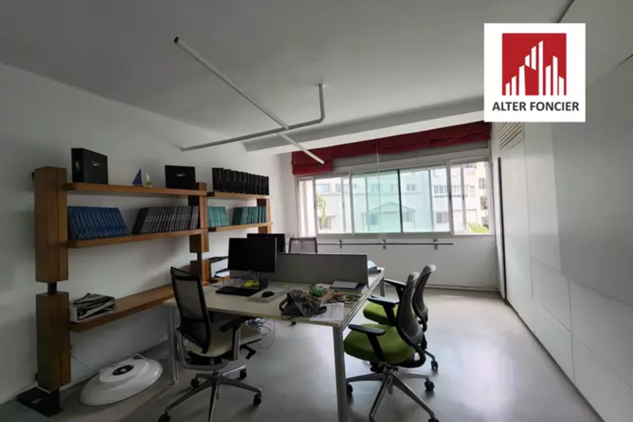 Bureau 300 m² dont 100 m² de terrasse, Gauthier